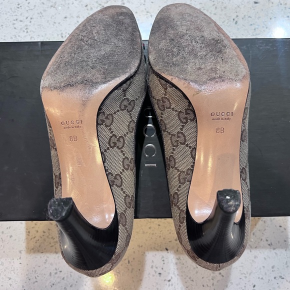 Gucci Vintage Beige & Black Heels with Signature Pattern Red Green Bows Size 8 - Picture 5 of 12